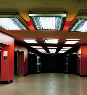 Аварийное освещение: Как обеспечить безопасность в экстренных ситуациях