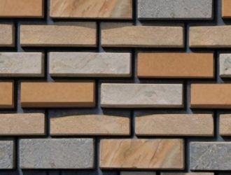 Эстетика и долговечность: как выбрать и оформить цоколь камнем