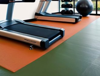 Качественное покрытие для спортзалов: Как выбрать идеальный вариант для тренировок?