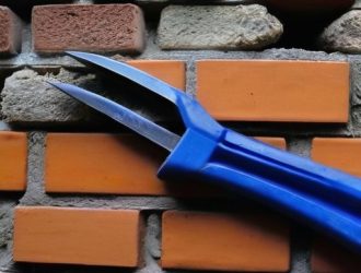 Как исправить трещины в кирпичных стенах: полное руководство по ремонту и профилактике