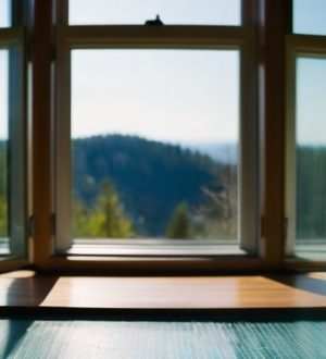 Как правильно мыть стеклопакеты: советы по уходу за двойными и тройными окнами