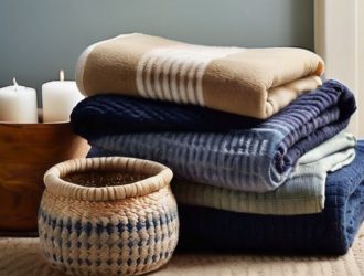 Как правильно ухаживать за покрывалами: советы по чистке и сохранению уюта в вашем интерьере