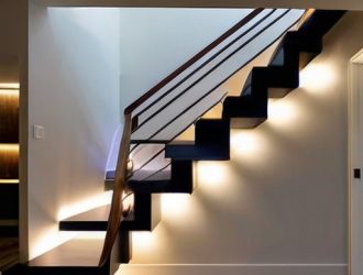 Как выбрать и установить освещение для лестниц: безопасность и стиль в одном решении