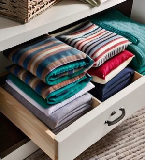 Правильное хранение одеял и подушек: секреты свежести и долговечности