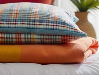Регулярная стирка подушек: ключ к здоровому сну и комфорту