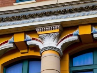 Ремонт фасадов старых домов: сохранение архитектурного наследия и улучшение внешнего вида