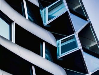 Самочищающиеся фасады: Инновации, преимущества и будущее в современном строительстве