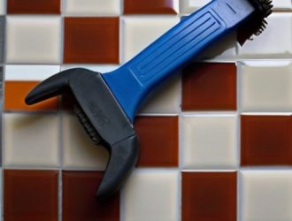 Своевременная замена плитки: как сохранить эстетику и функциональность вашего покрытия