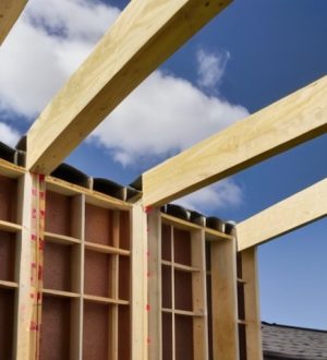 Утепление крыши хозяйственных построек: Как сохранить тепло и продлить срок службы конструкции