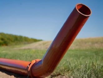 Как правильно покрасить газовые трубы на улице: советы и рекомендации для долговечности и безопасности