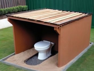 Как правильно залить пол в уличном туалете: пошаговое руководство для долговечности и комфорта