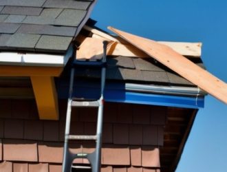 Как правильно заменить крышу из шифера: пошаговое руководство и советы по выбору материалов