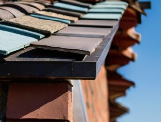 Как правильно заменить шифер на крыше: пошаговое руководство для надежной защиты вашего дома