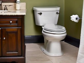 Как справиться с засором в туалете: полезные советы и эффективные методы устранения проблемы