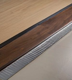 Правильная установка порожка: как обеспечить безопасность и эстетику между комнатами разной высоты